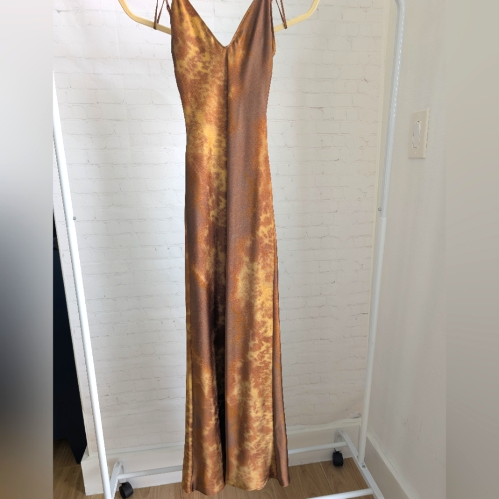 Elegant Brown Tie-Dye Maxi Dress